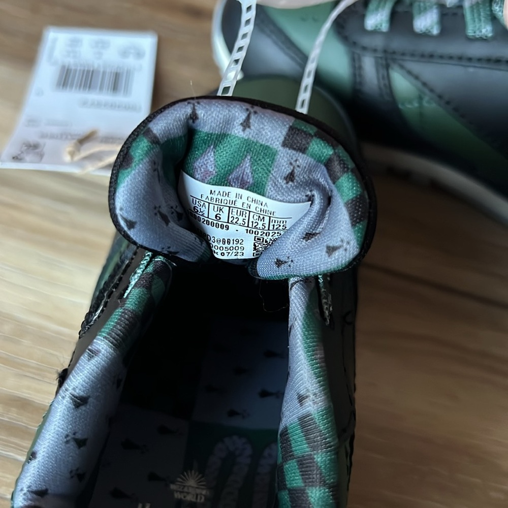 Reebok Baby Boy's Harry Potter Slytherin Classic Leather Sneaker - NWT - Picture 13 of 13